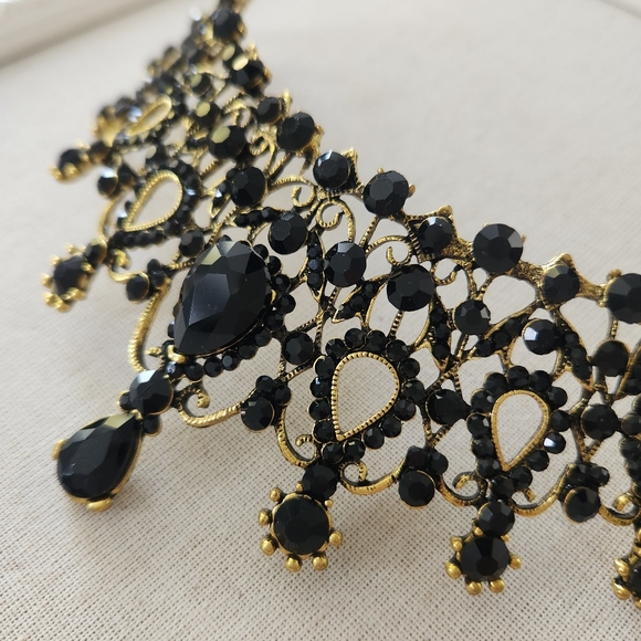 Crystal tiara - adult sized black & goldtone - Picture 4 of 7